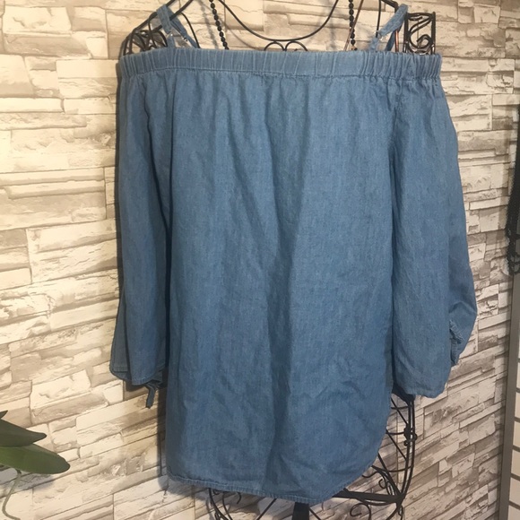 Seven sisters off shoulder blouse. - Picture 5 of 6